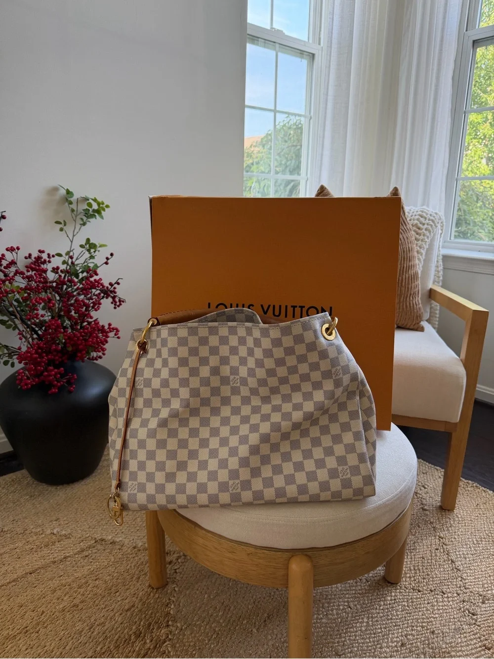 Louis Vuitton Artsy MM Damier Azur Handbag/Tote